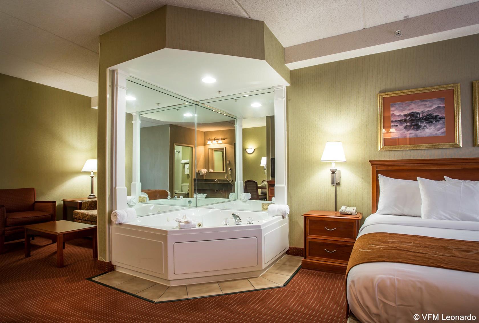 Comfort Suites Northlake Huntersville Exterior photo