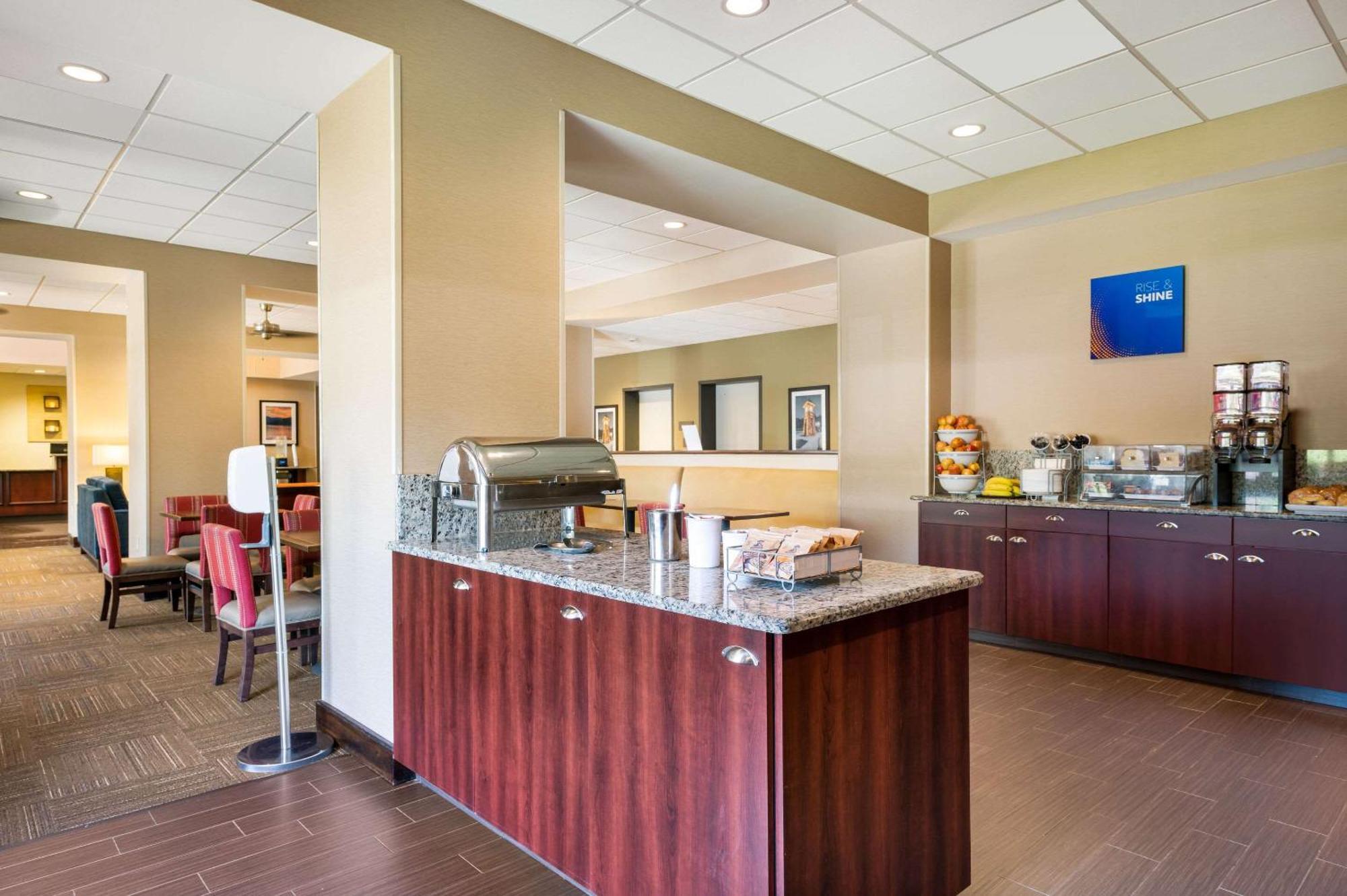 Comfort Suites Northlake Huntersville Exterior photo