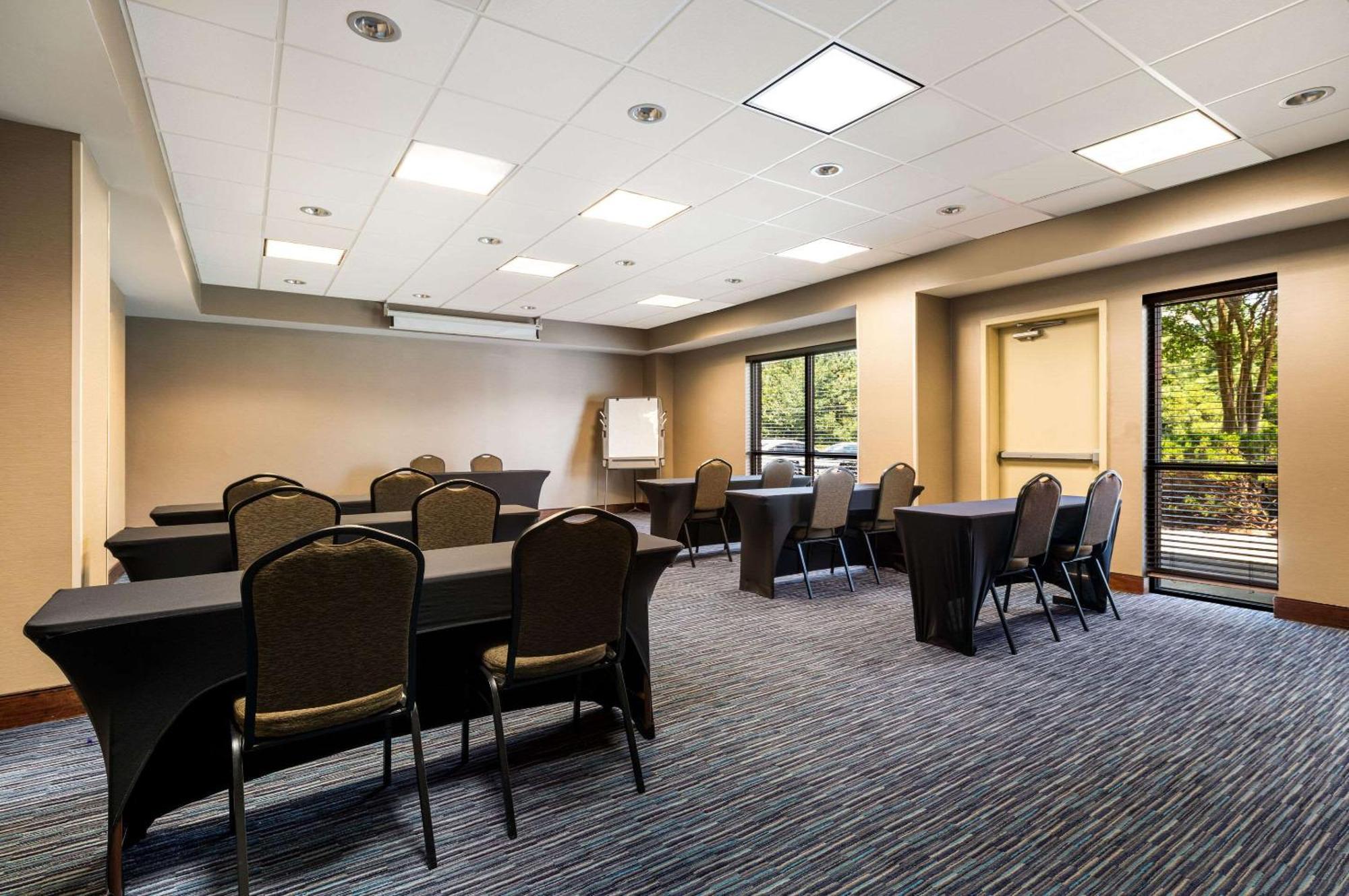 Comfort Suites Northlake Huntersville Exterior photo
