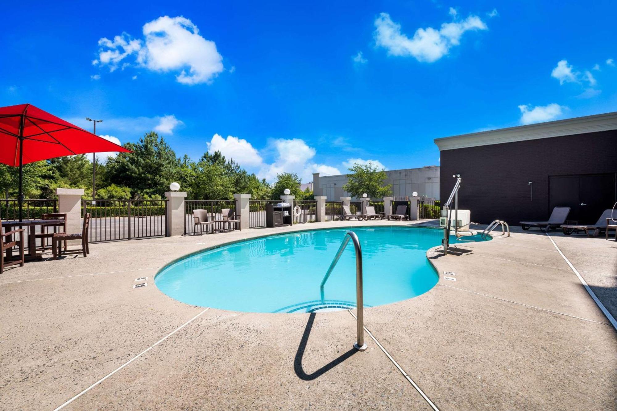 Comfort Suites Northlake Huntersville Exterior photo