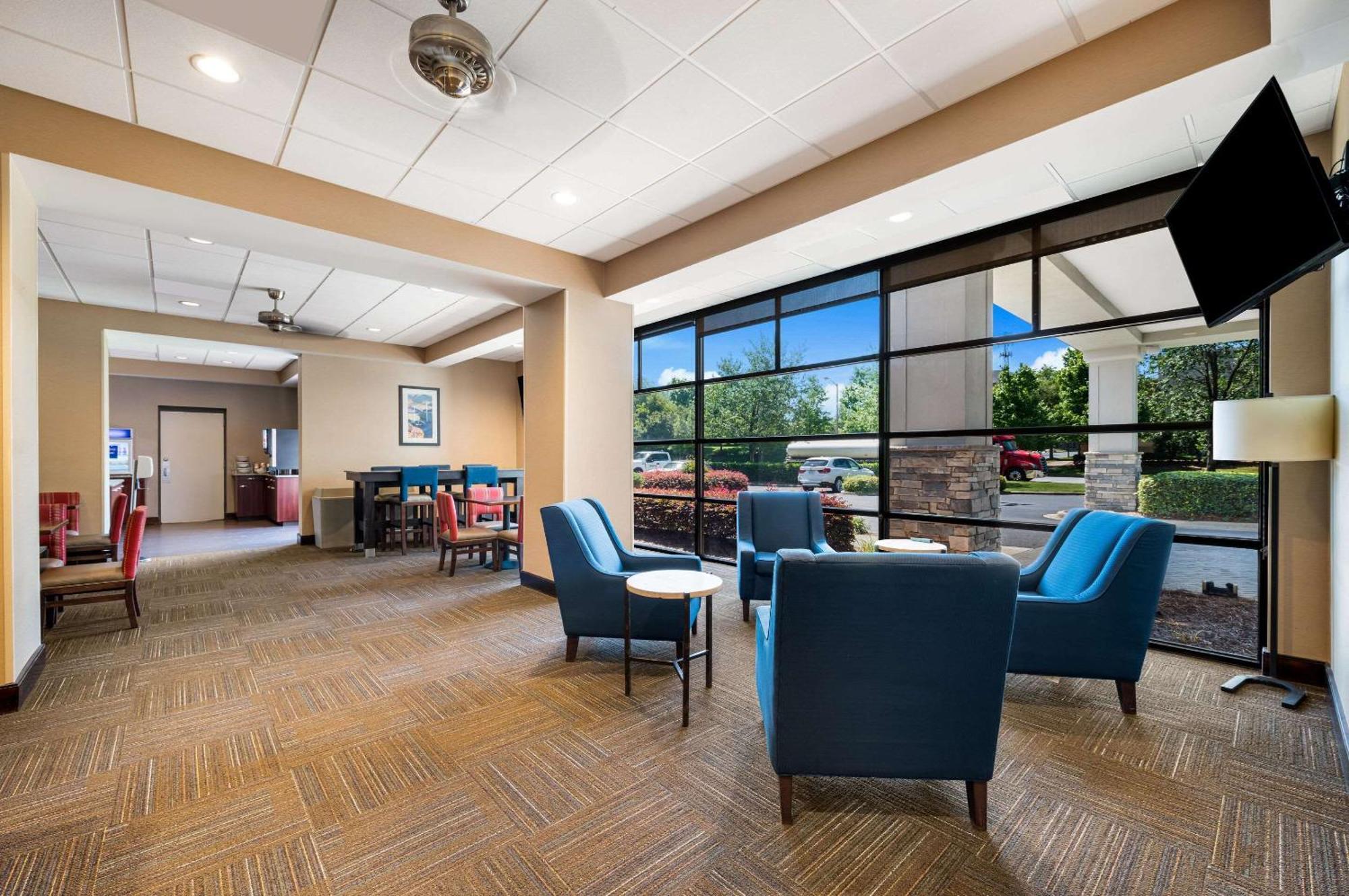 Comfort Suites Northlake Huntersville Exterior photo