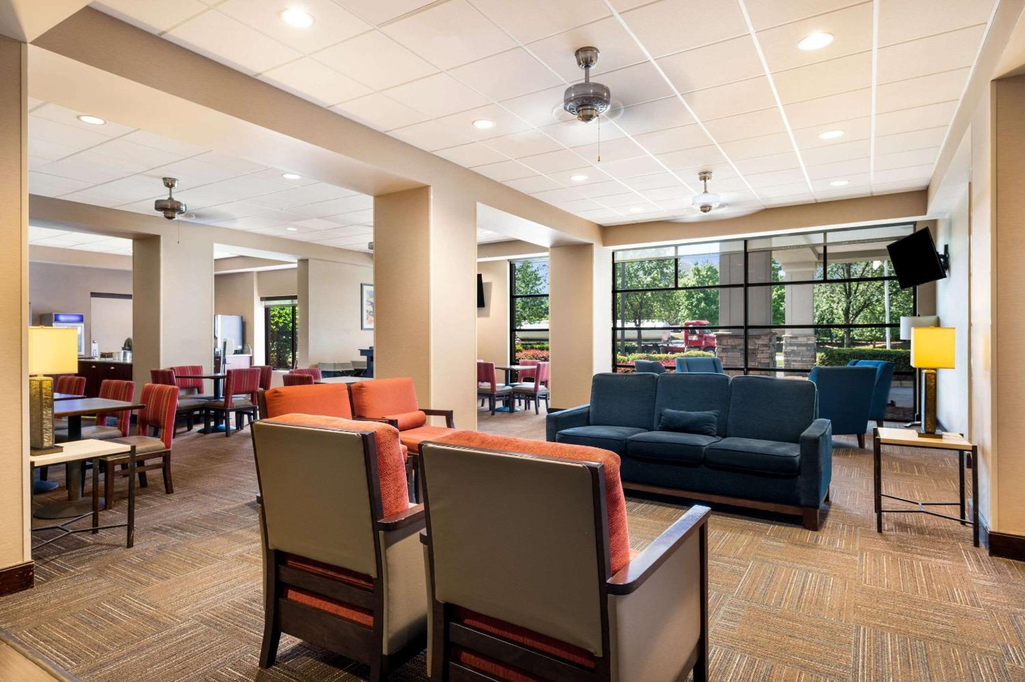 Comfort Suites Northlake Huntersville Exterior photo